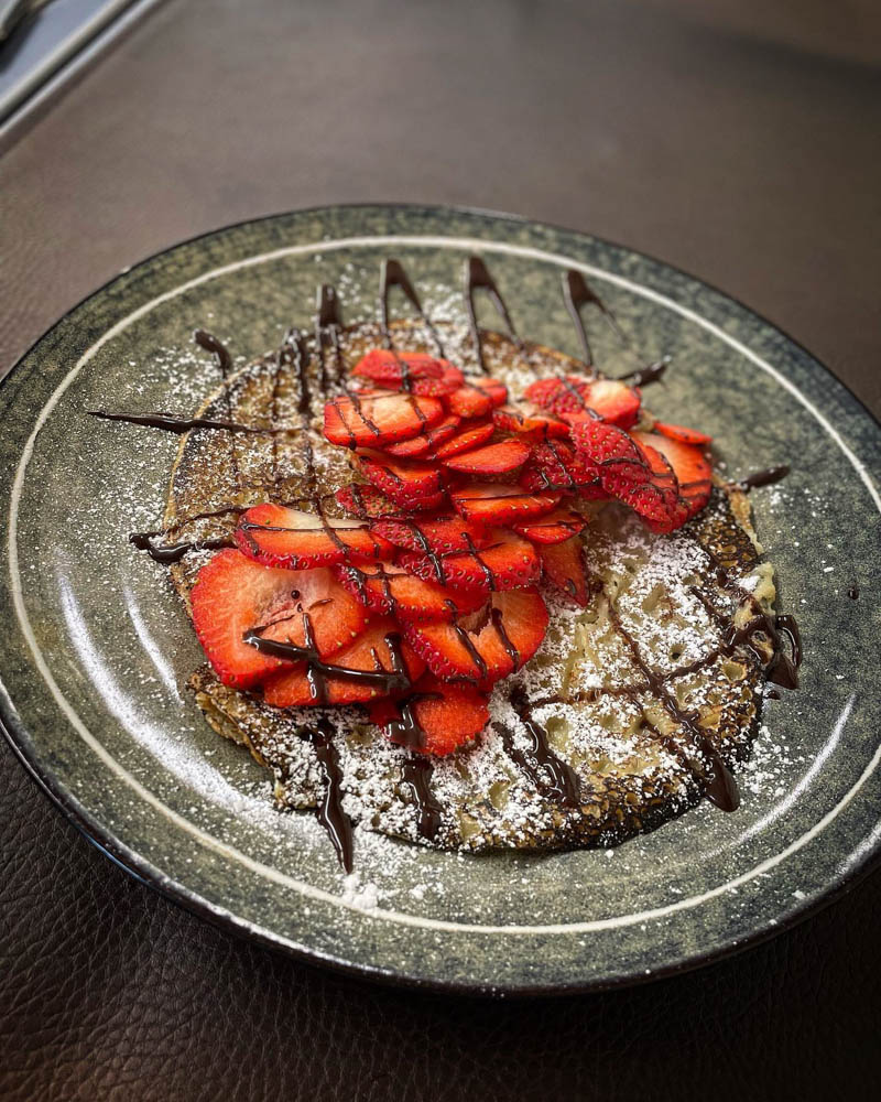 Pannekoek met aardbeien